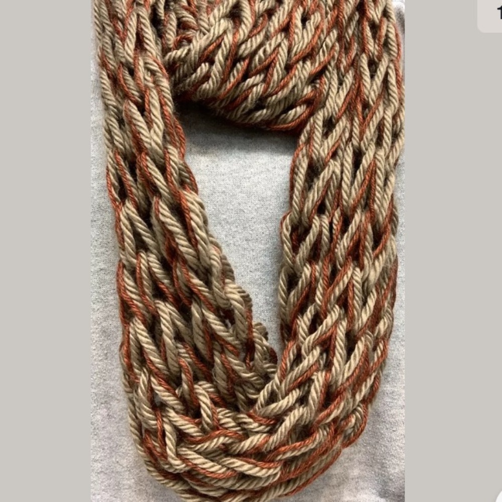 ✖️ SOLD - Loopy Warm Fall Scarf